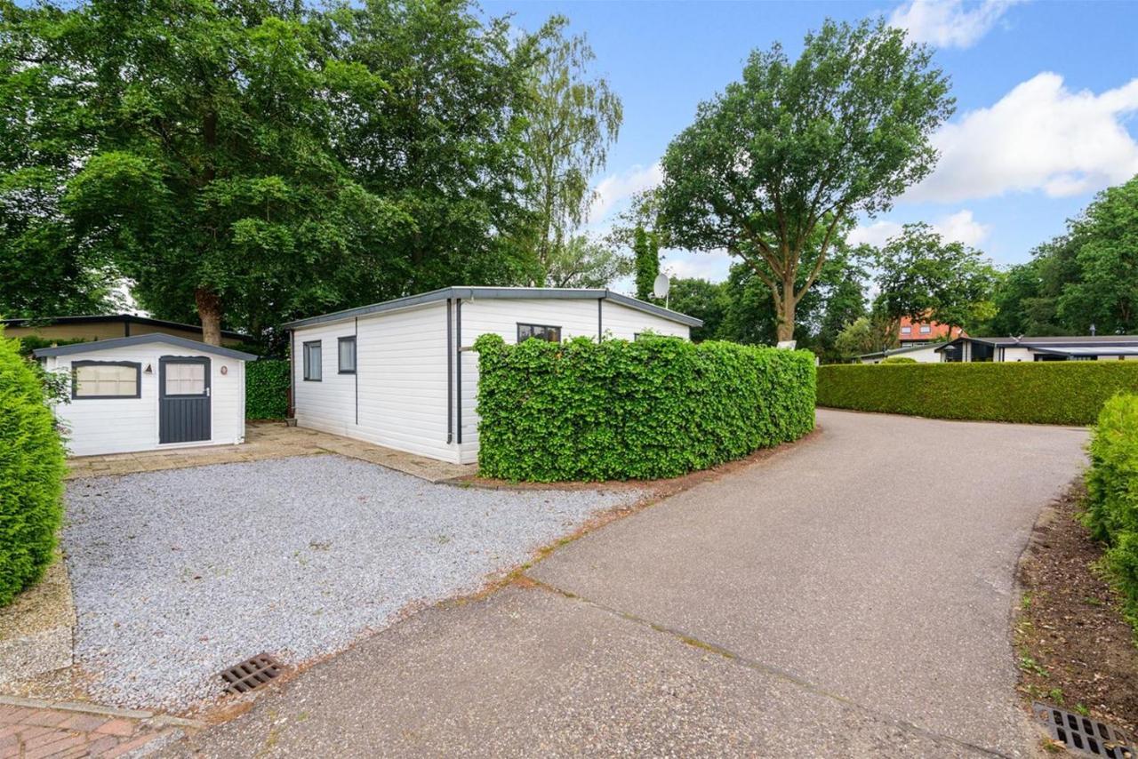 Charmant Chalet Te Voorthuizen Eksteriør billede