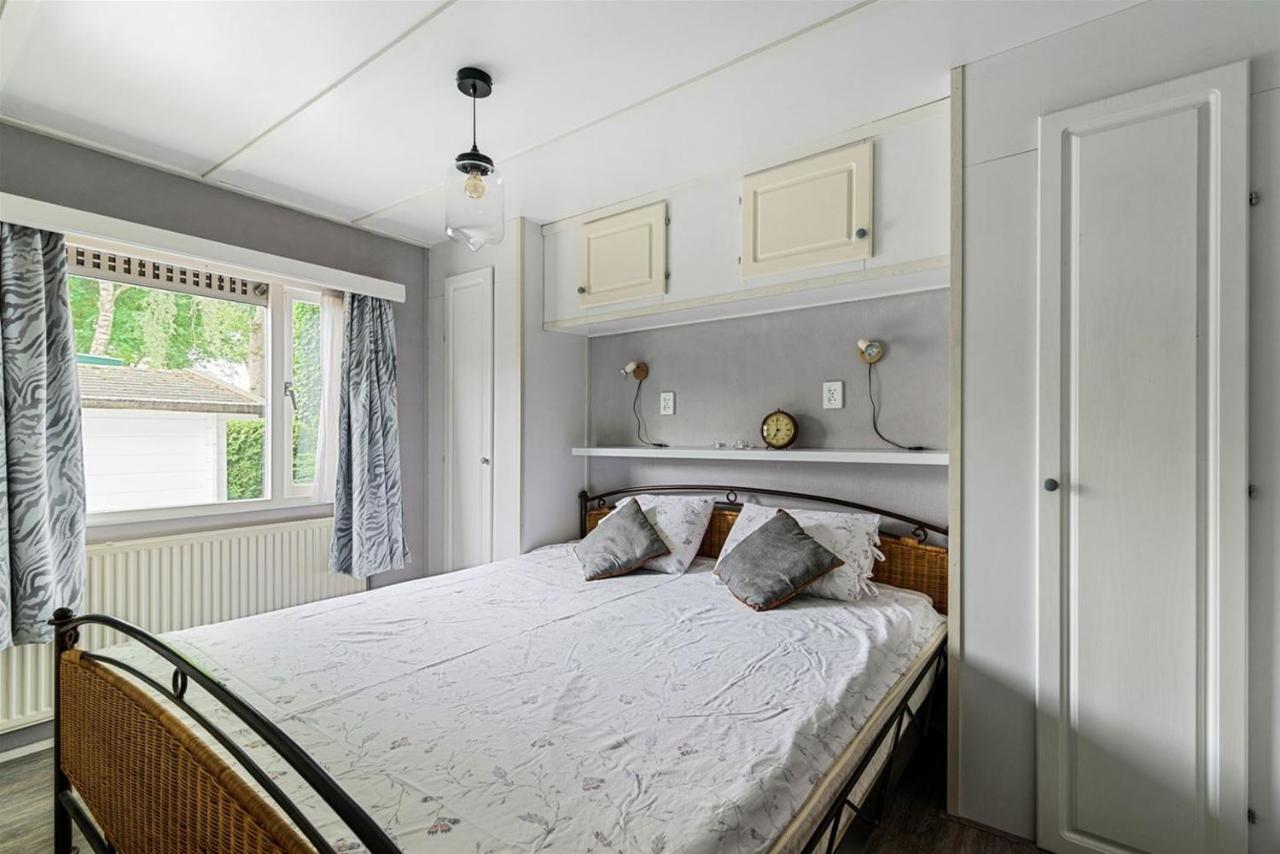 Charmant Chalet Te Voorthuizen Eksteriør billede